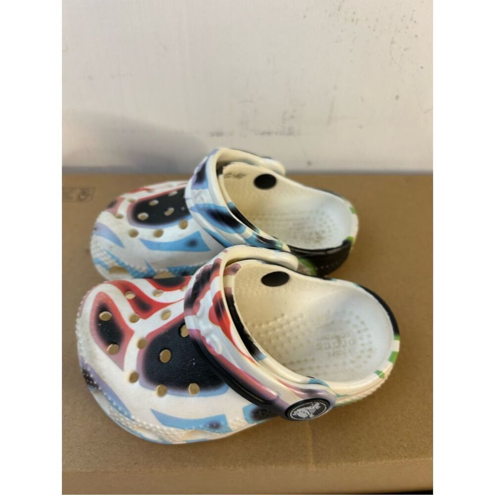 Crocs‎ tie dye kids size 6